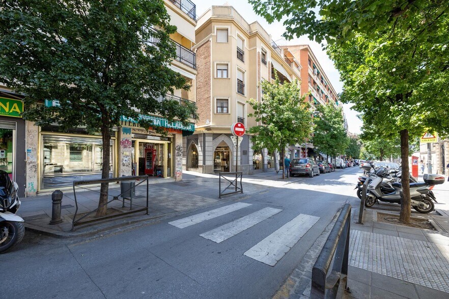 Local commercial dans Granada à vendre - Photo de l’immeuble – Image 3 sur 30