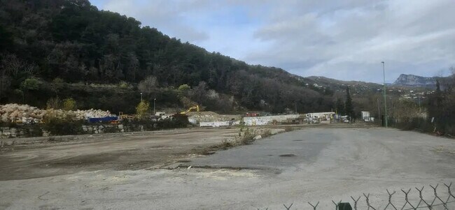 Plus de détails pour Terrain à louer