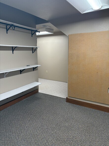 100 N Krohn Pl, Sioux Falls, SD à louer - Photo de l’immeuble – Image 2 sur 7