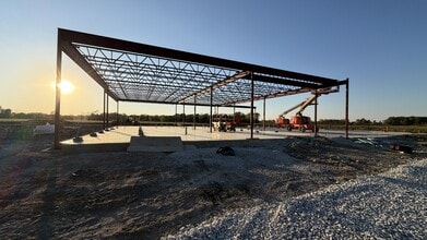 13675 Brooks School Rd, Noblesville, IN à louer Photo de la construction– Image 2 sur 3