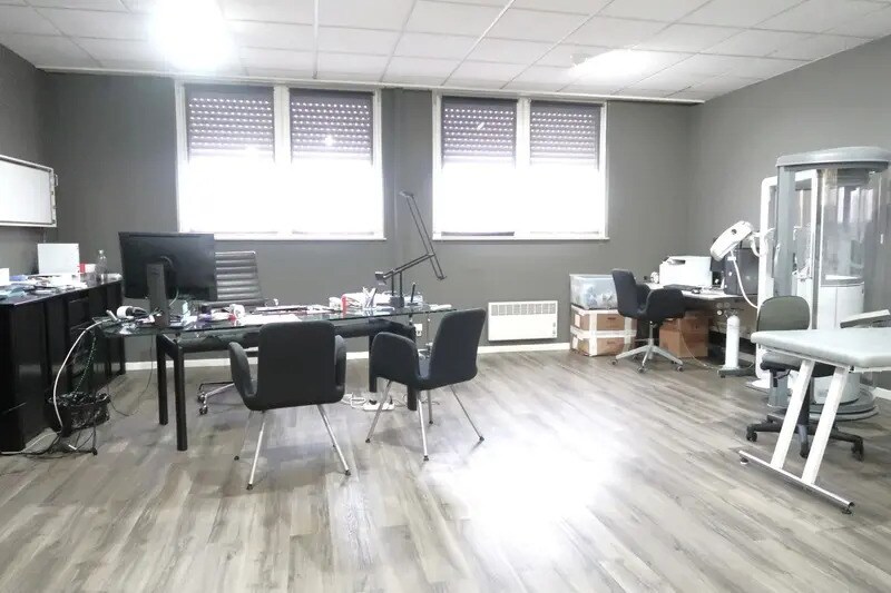 Local commercial dans Hagondange à vendre Photo intérieure– Image 1 sur 14