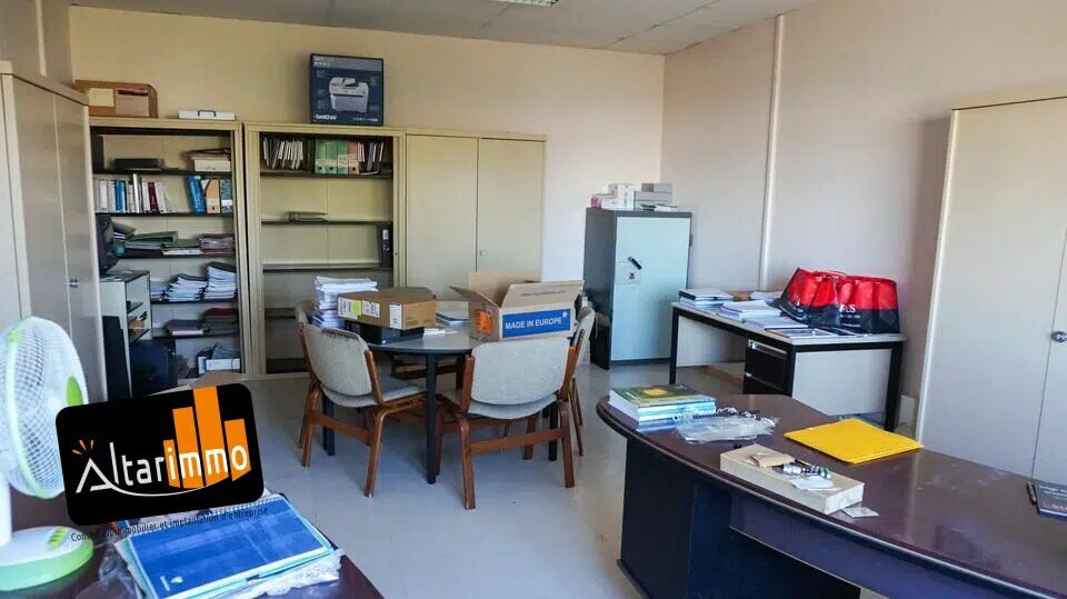 Bureau dans Brou à louer - Photo de l’immeuble – Image 3 sur 5