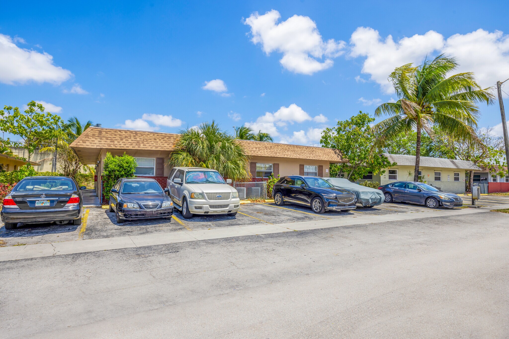 1854-1854 NW 52nd Ave, Lauderhill, FL à vendre Photo de l’immeuble– Image 1 sur 3