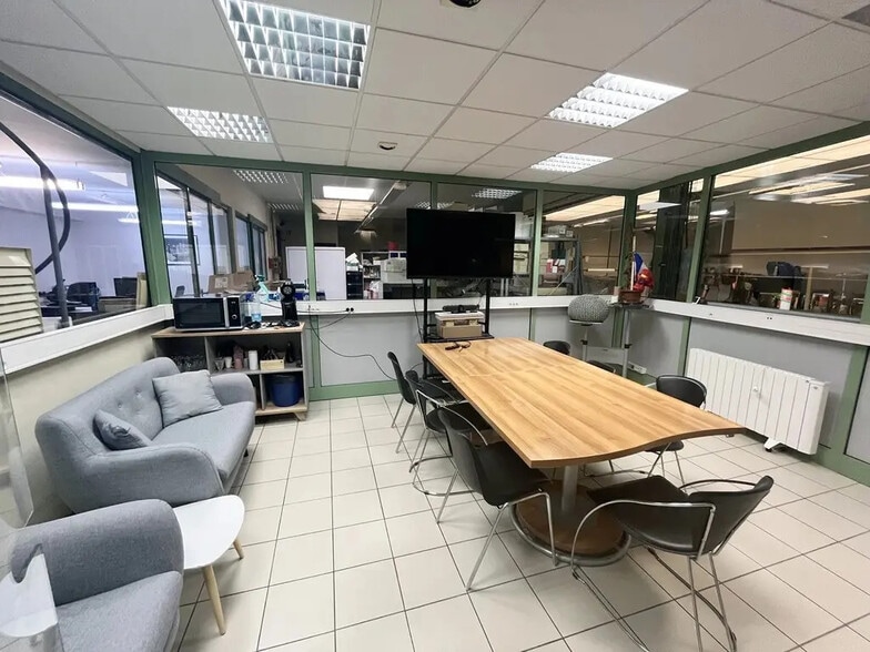 Industriel/Logistique dans Givet à vendre - Photo de l’immeuble – Image 3 sur 13