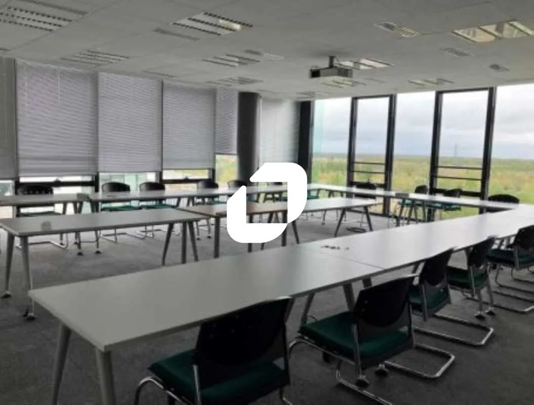 Bureau dans Montigny-le-Bretonneux à louer Photo intérieure– Image 1 sur 2