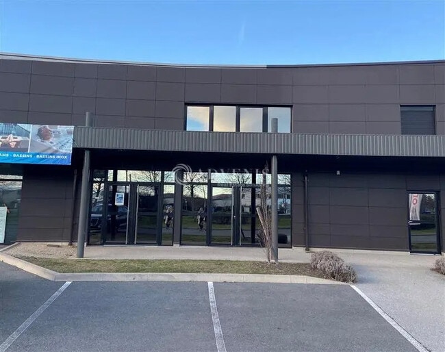 Plus de détails pour Local d'activités à louer