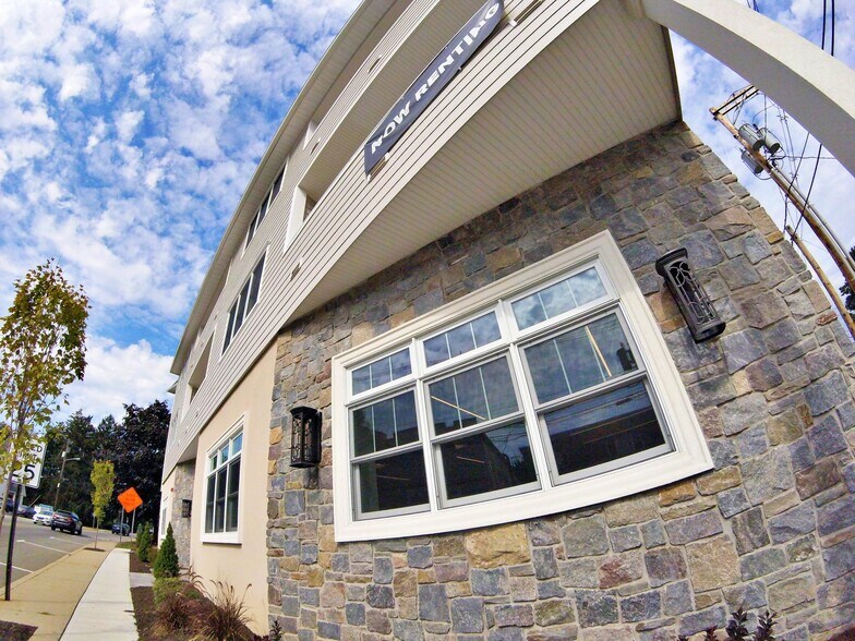 62 Main St, Bloomingdale, NJ à louer - Photo de l’immeuble – Image 3 sur 10