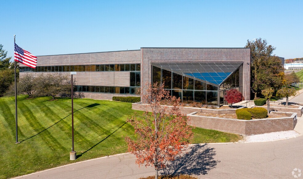 45000 Helm St, Plymouth, MI à louer - Photo de l’immeuble – Image 1 sur 4