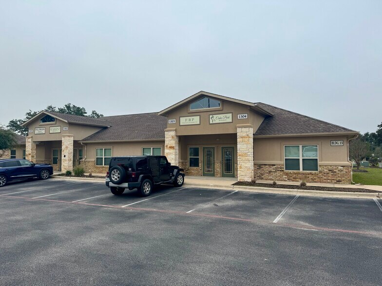 1464 E Whitestone Blvd, Cedar Park, TX à louer - Photo principale – Image 1 sur 2