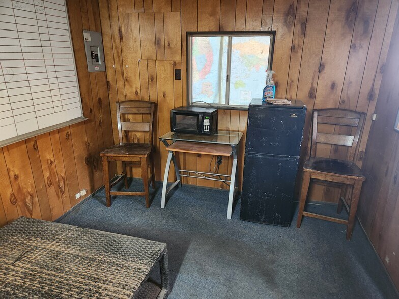 618 N Fries Ave, Wilmington, CA à louer - Photo de l’immeuble – Image 2 sur 10