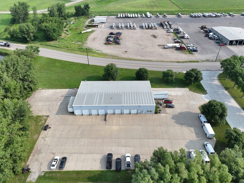 1611 Halbur Rd, Marshall, MN à vendre - Photo principale – Image 1 sur 4