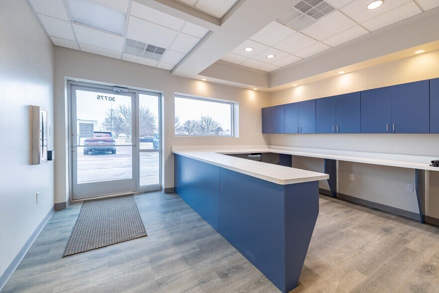 30773-30785 Stephenson Hwy, Madison Heights, MI à louer - Photo intérieure – Image 3 sur 6