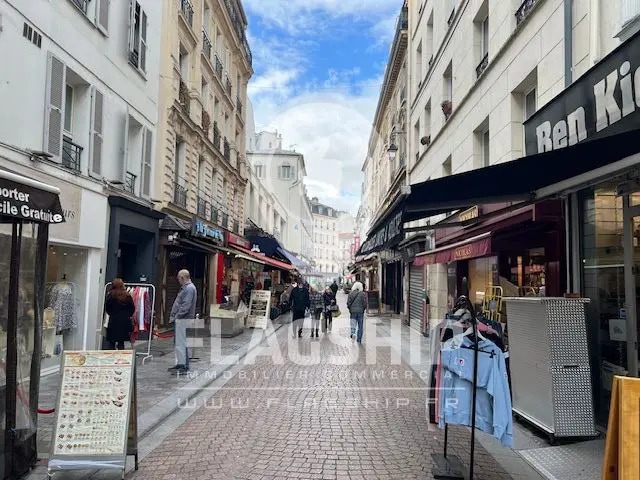 Local commercial dans Paris à louer Photo de l’immeuble– Image 1 sur 3