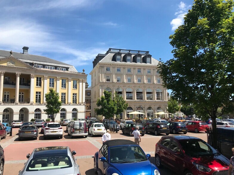 Queen Mother Sq, Dorchester à louer - Photo de l’immeuble – Image 3 sur 3