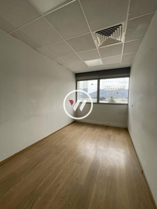 Bureau dans Aubagne à louer Photo de l’immeuble– Image 1 sur 10