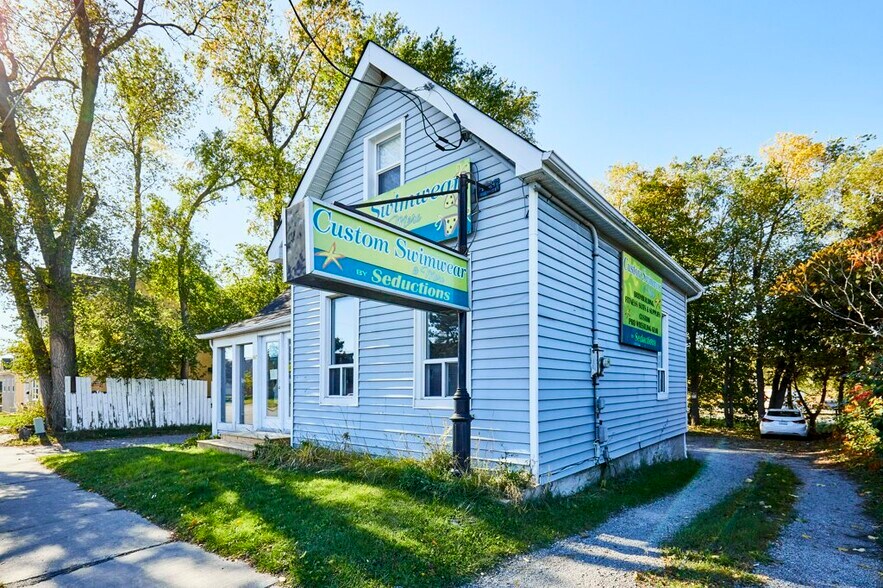 562 Simcoe St S, Oshawa, ON à vendre - Photo de l’immeuble – Image 3 sur 21