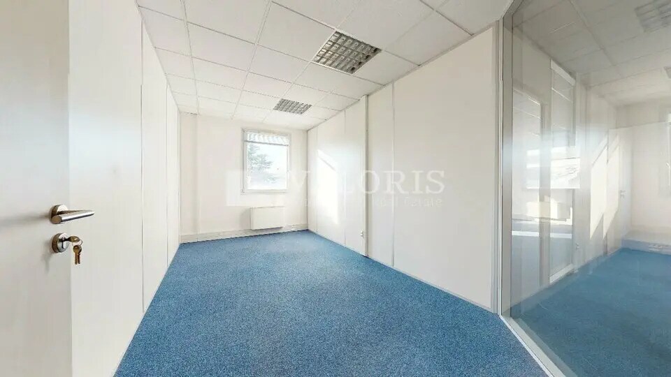 Bureau dans Bron à vendre - Photo de l’immeuble – Image 2 sur 7