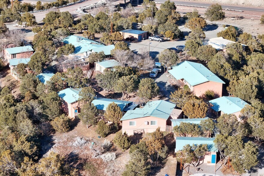 25 Vista Point Rd, Santa Fe, NM à vendre - Photo de l’immeuble – Image 2 sur 13