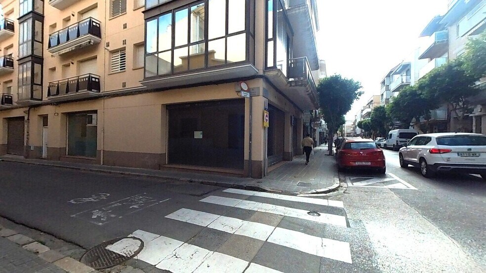 Immeuble residentiel dans Vilanova i la Geltrú, Barcelona à vendre - Photo de l’immeuble – Image 2 sur 9
