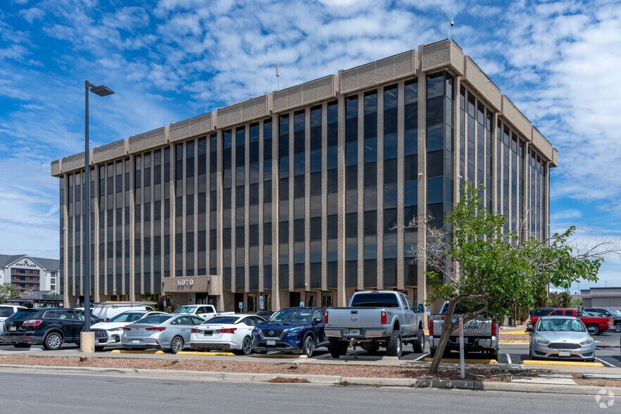 6070 Gateway Blvd E, El Paso, TX à louer - Photo de l’immeuble – Image 1 sur 25