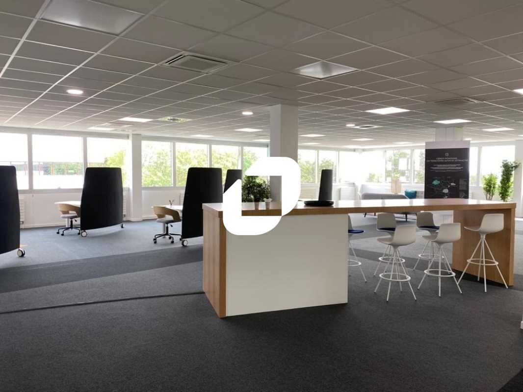 10 Avenue De L'Entreprise, Cergy à louer Photo de l’immeuble– Image 1 sur 57