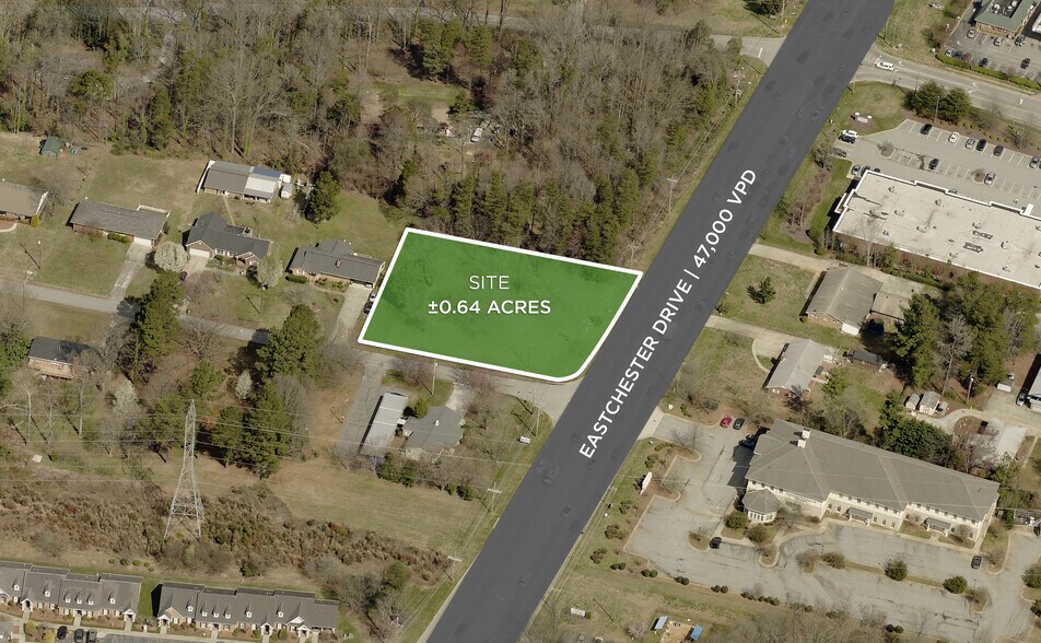 2301 Eastchester Dr, High Point, NC à vendre - Photo de l’immeuble – Image 2 sur 5
