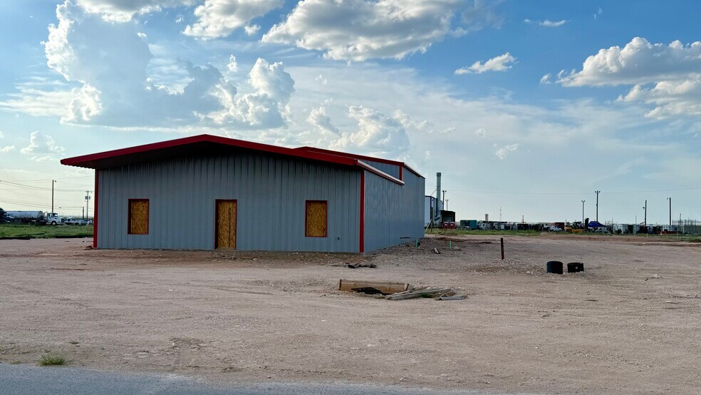 1714 N FM 1788, Midland, TX à louer - Photo de l’immeuble – Image 2 sur 5
