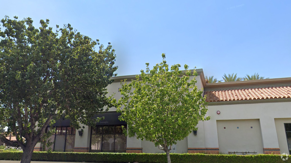 10709 Town Center Dr, Rancho Cucamonga, CA à louer Photo de l’immeuble– Image 1 sur 1