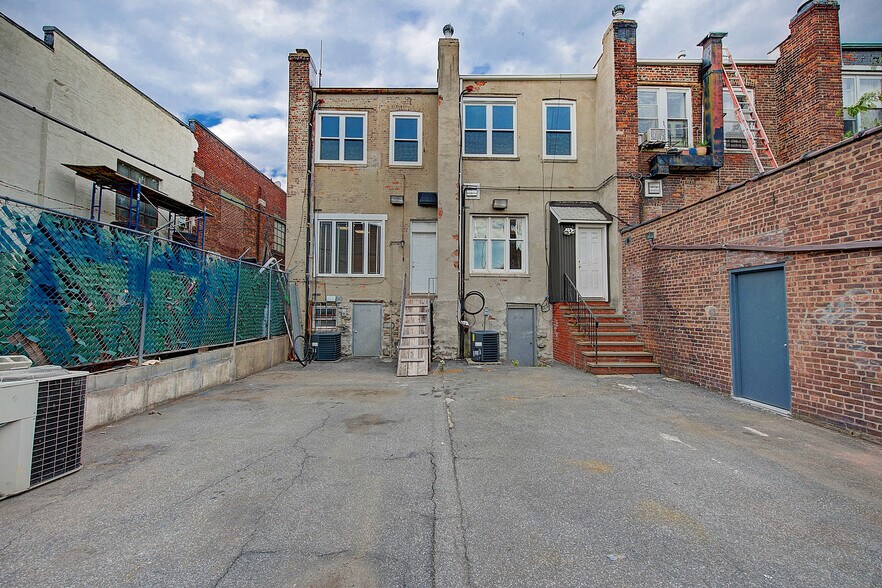 6808 Woodside Ave, Woodside, NY à louer - Photo de l’immeuble – Image 3 sur 27