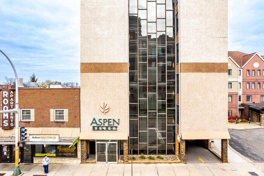 1215 2nd St SW, Rochester, MN à vendre - Photo de l’immeuble – Image 3 sur 5