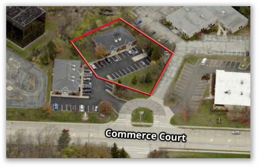 16560 Commerce Ct, Middleburg Heights, OH à louer - Photo de l’immeuble – Image 2 sur 18