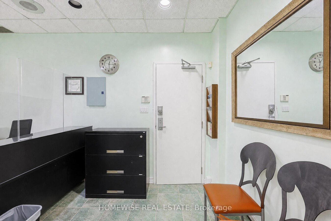 1466 Bathurst St, Toronto, ON M5R 3S3 - Lot 302 -  - Photo intérieure - Image 1 of 10