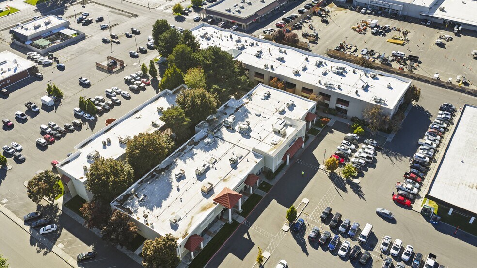 3311 W Clearwater Ave, Kennewick, WA à vendre - Photo de l’immeuble – Image 2 sur 14