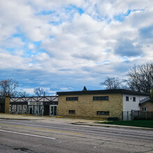 229-301 Rollins Rd, Round Lake Beach, IL à louer Photo de l’immeuble– Image 2 sur 11