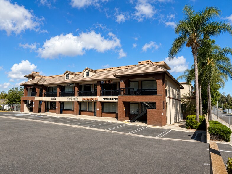 2711-2899 S Diamond Bar Blvd, Diamond Bar, CA à louer - Photo intérieure – Image 1 sur 9