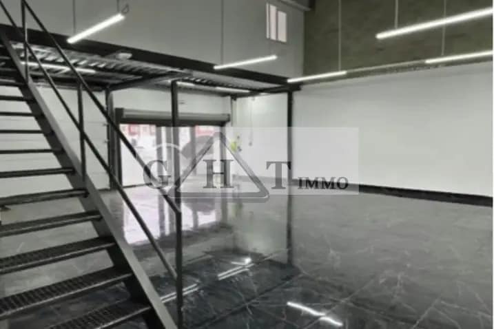 Industriel/Logistique dans Villeneuve-la-Garenne à louer - Photo intérieure – Image 2 sur 2