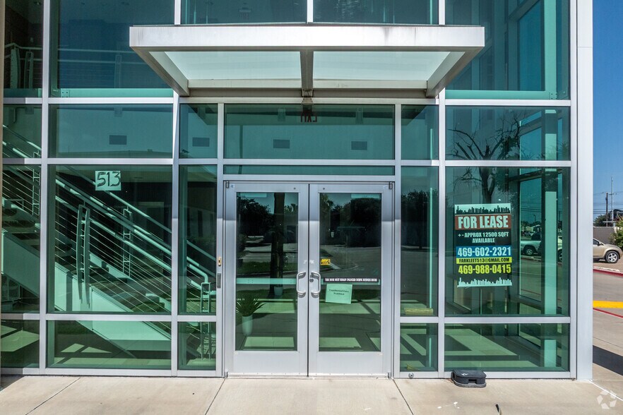 513 N Plano Rd, Garland, TX à louer - Photo de l’immeuble – Image 2 sur 4
