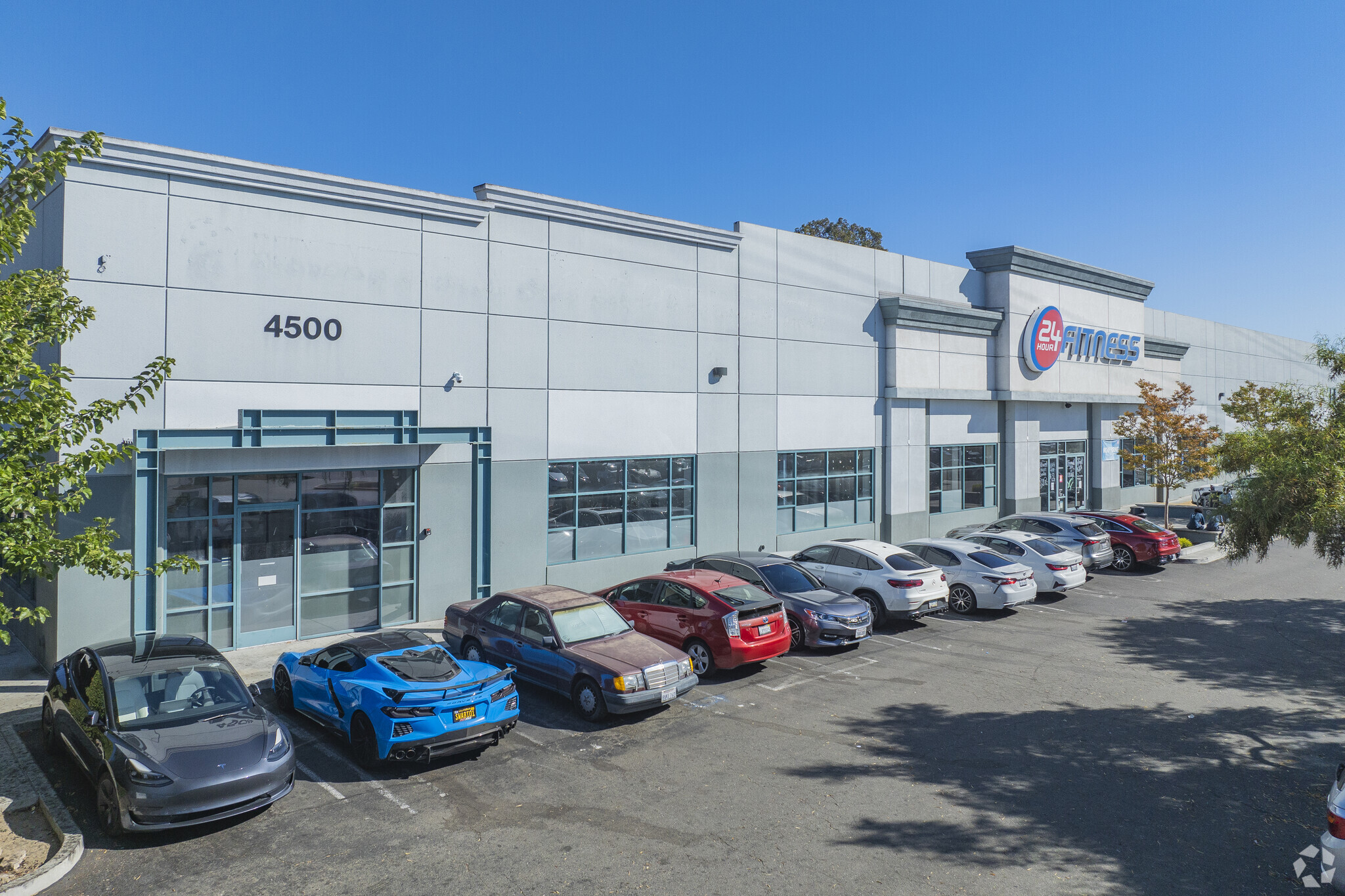 4500 Auto Mall Pky, Fremont, CA à louer Photo principale– Image 1 sur 6