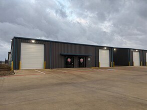 6751 N FM 157, Venus, TX à louer Photo intérieure– Image 1 sur 1