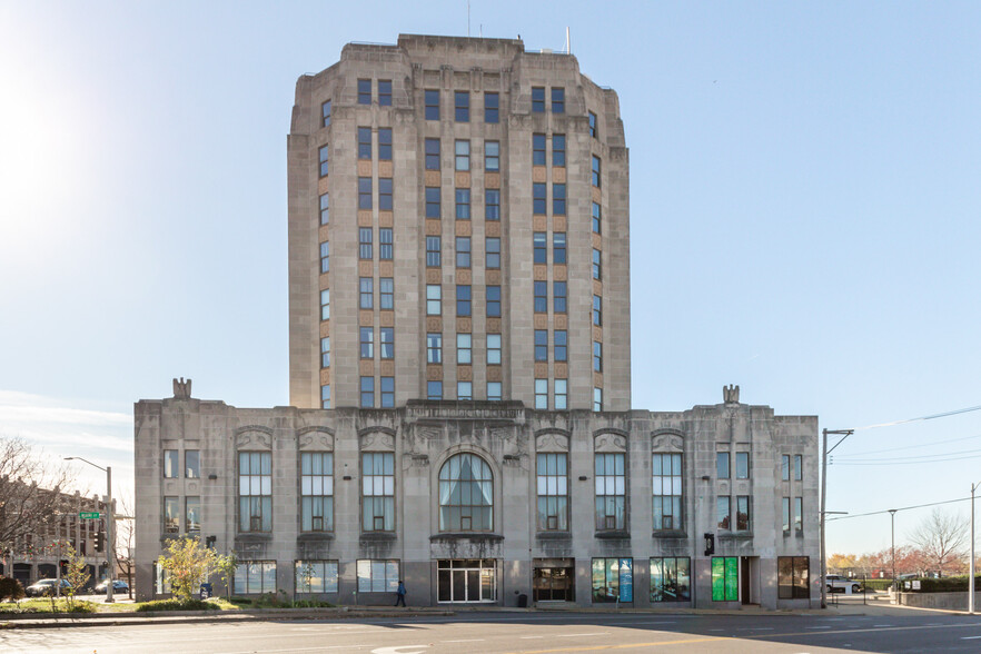 3606 Gravois Ave, Saint Louis, MO à louer - Photo de l’immeuble – Image 1 sur 21