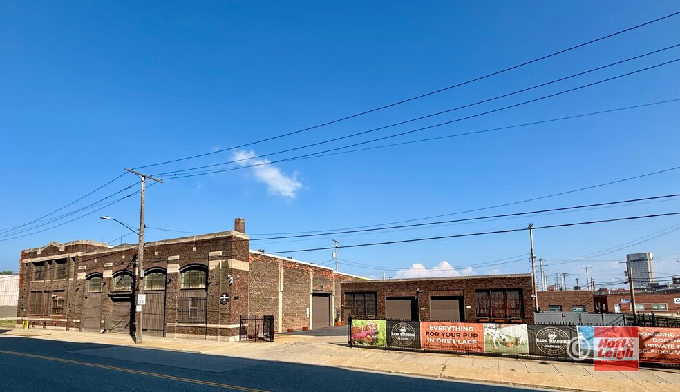 2324 Lakeside Ave E, Cleveland, OH à vendre - Photo de l’immeuble – Image 1 sur 19