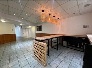 1-18 Church Arcade, Bedford à louer Photo intérieure– Image 2 sur 3