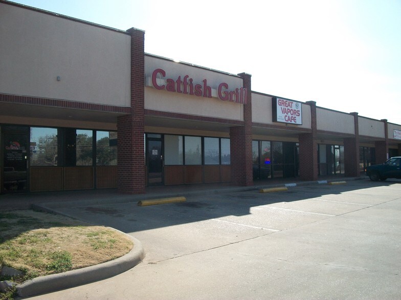 1505 Southwest Pky, Wichita Falls, TX à louer - Photo de l’immeuble – Image 2 sur 5