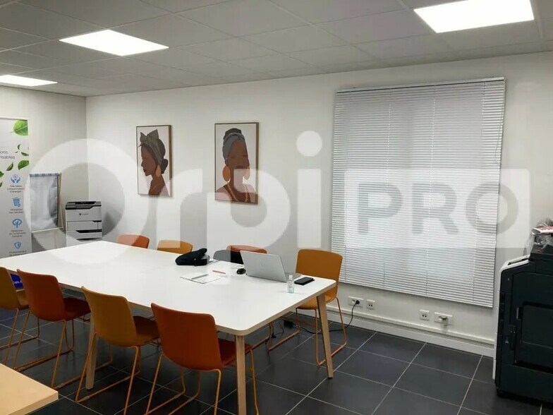 Bureau dans La Rochelle à louer - Photo de l’immeuble – Image 1 sur 3