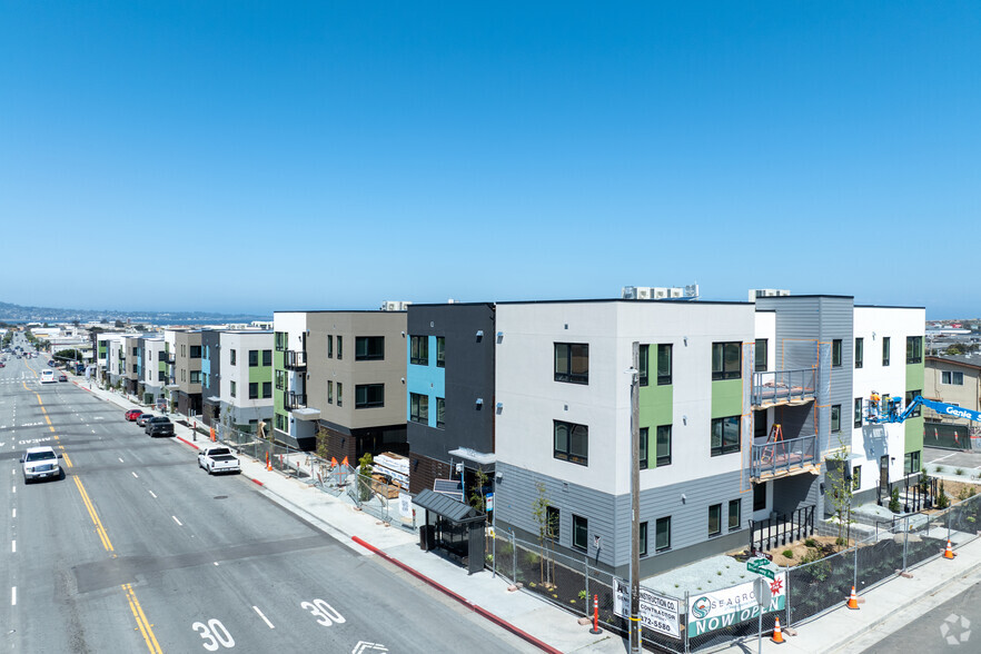 1105 Broadway Avenue, Seaside, CA à louer - Photo de l’immeuble – Image 3 sur 7