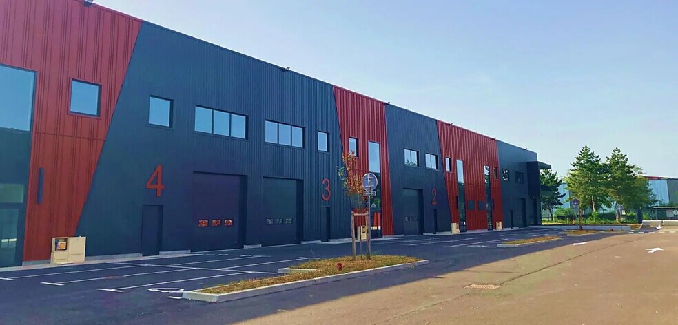 Industriel/Logistique dans SAINT-OUEN-L'AUMONE à louer - Photo de l’immeuble – Image 3 sur 8