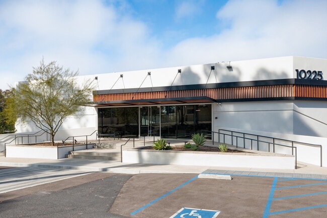 Plus de détails pour 10225 Willow Creek Rd, San Diego, CA - Local d’activités à vendre
