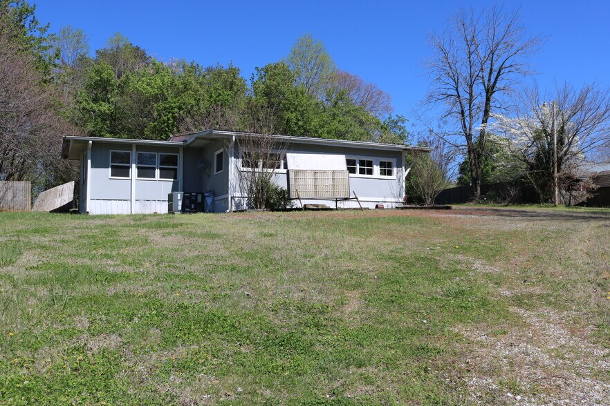 11716 McMinnville Hwy, Walling, TN à vendre - Photo de l’immeuble – Image 2 sur 16