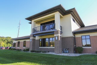 Plus de détails pour 3015 Greyhound Dr, Waterloo, IA - Bureau à louer