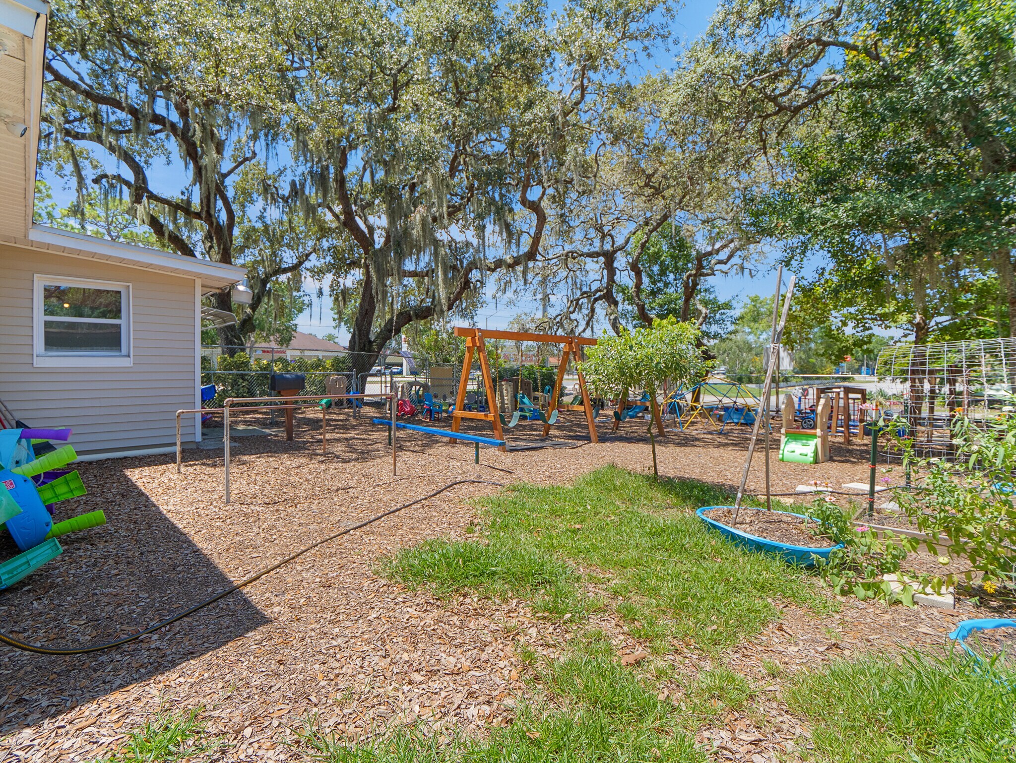 10 N Hilltop Dr, Titusville, FL à vendre Photo de l’immeuble– Image 1 sur 27